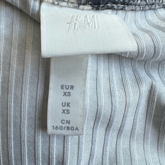 H&M Snakeskin Bodysuit XS - Picture 4 of 5